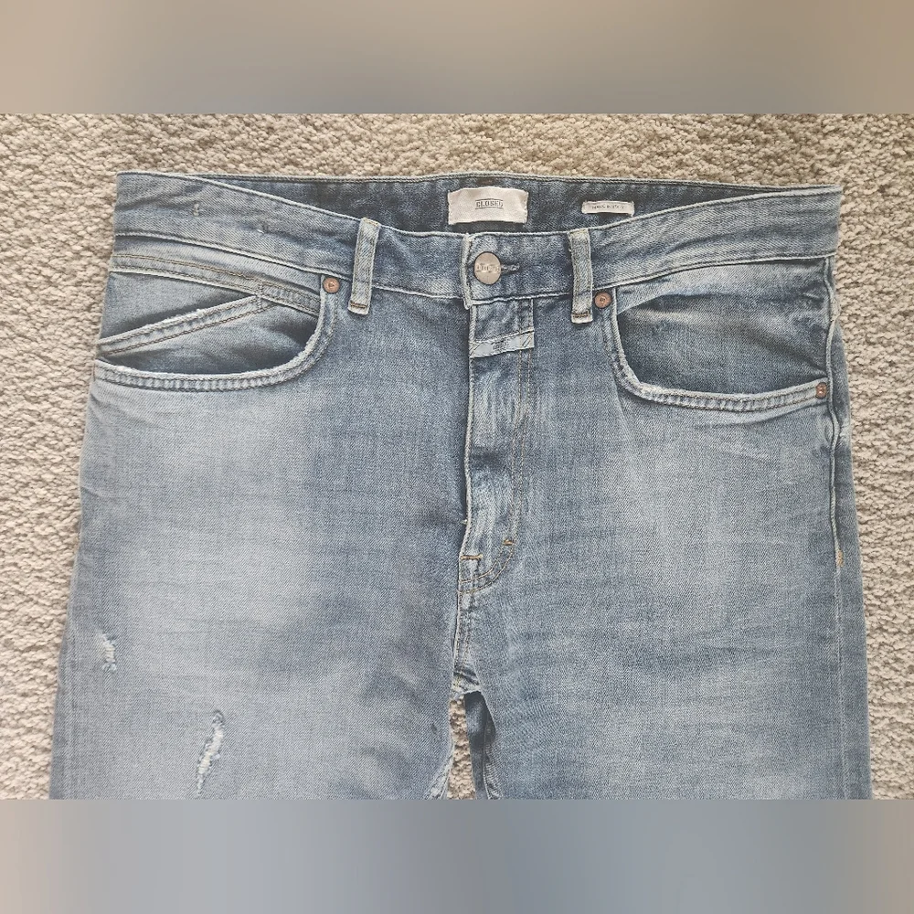 NWOT Men's Italian‎ Closed Straight Leg Jeans 32